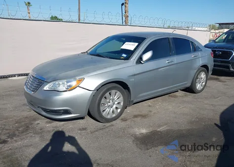 2013 Chrysler 200 Lx z USA, uszkodzony, nr VIN 1C3CCBAB6DN642302